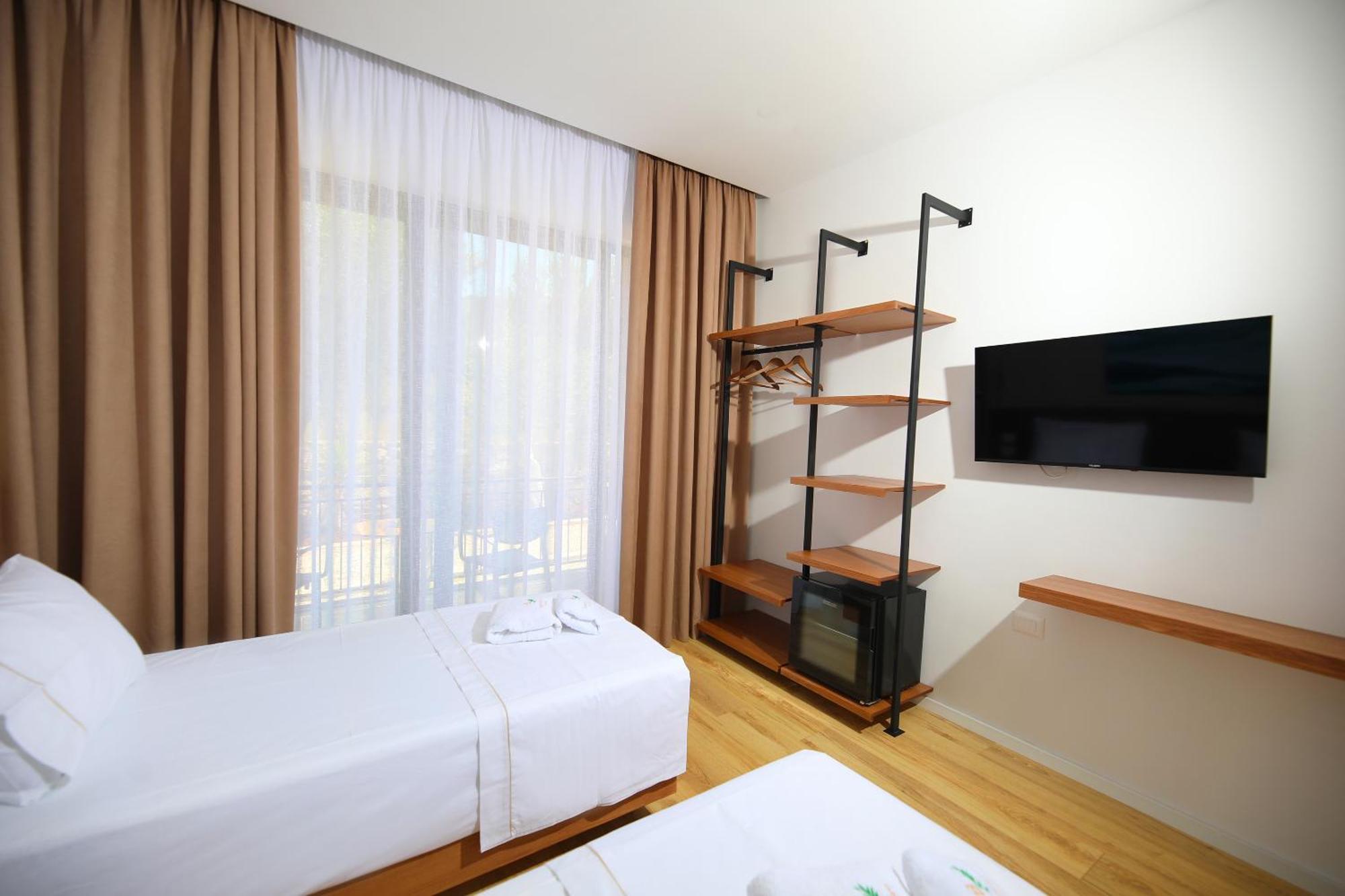 Mezzanine Bay Himare Exterior foto